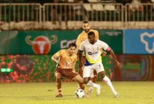 Chiến thắng 3-2 không chỉ mang lại 3 điểm quý giá cho SLNA